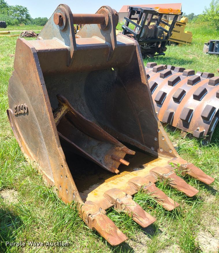 image for item EL9846 Esco 48"W excavator bucket