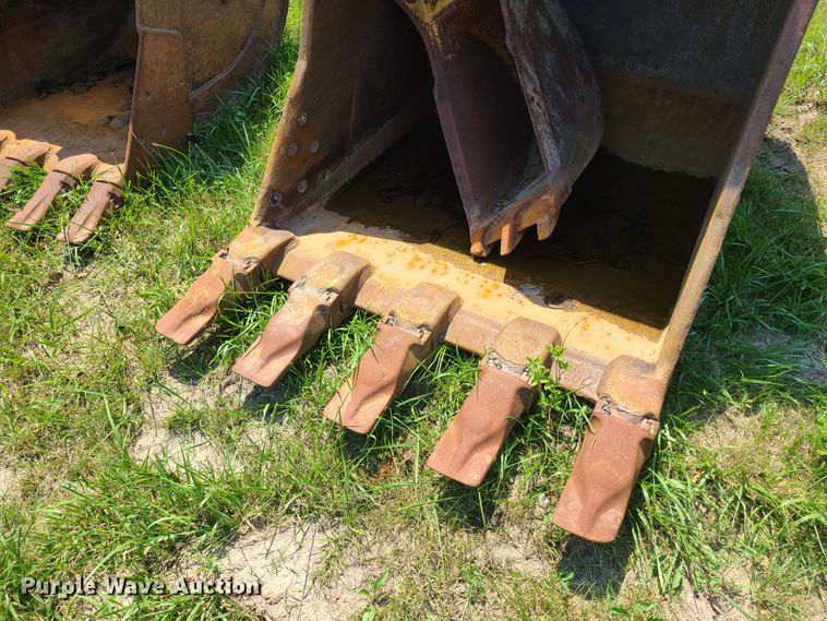 image for item EL9846 Esco 48"W excavator bucket