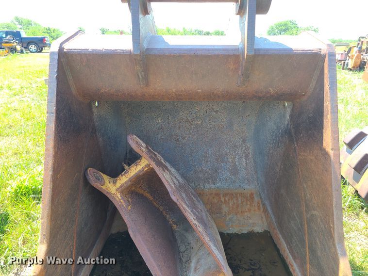 image for item EL9846 Esco 48"W excavator bucket