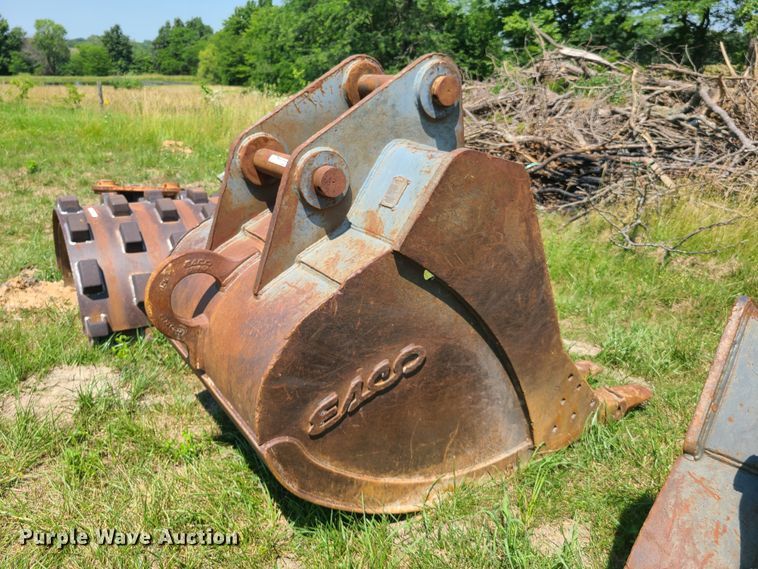 image for item EL9846 Esco 48"W excavator bucket