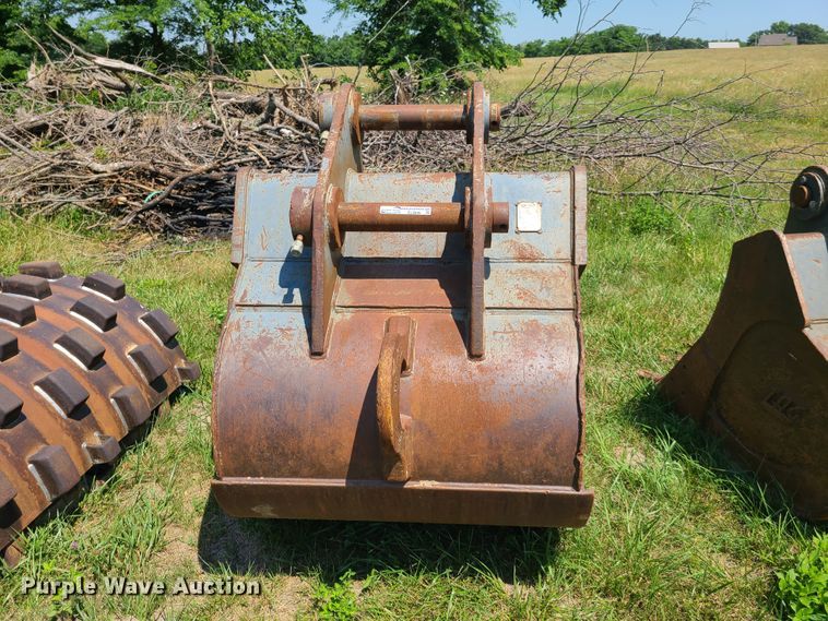 image for item EL9846 Esco 48"W excavator bucket