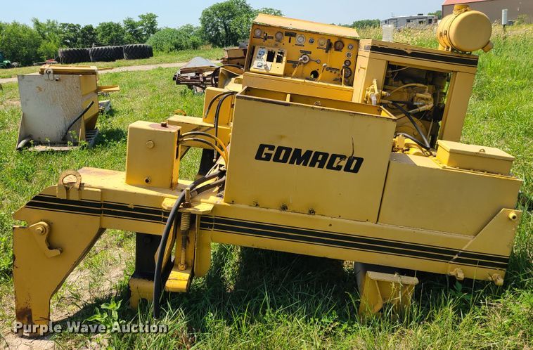 image for item EL9851 Gomaco GT6000 90 paver parts