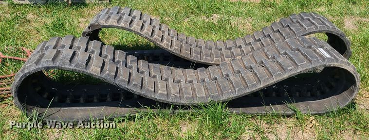 image for item EL9855 Case T300 17"W rubber skid steer tracks