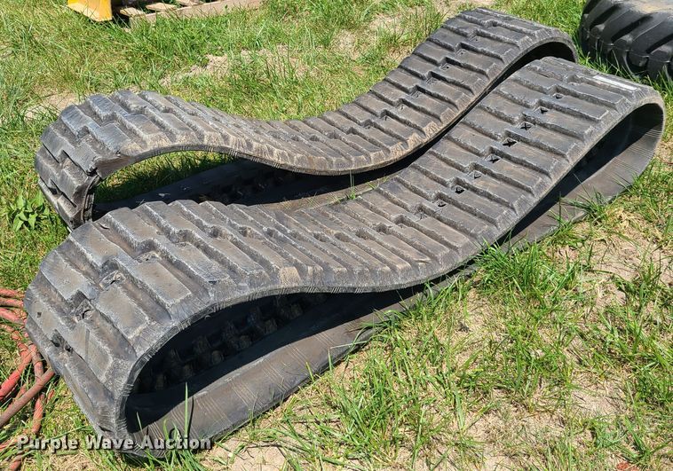 image for item EL9855 Case T300 17"W rubber skid steer tracks