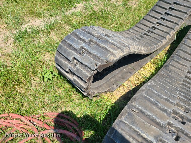 image for item EL9855 Case T300 17"W rubber skid steer tracks