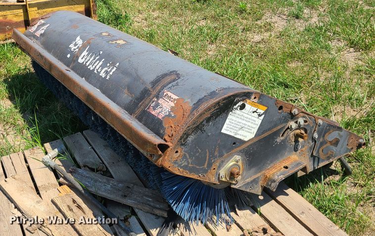 image for item EL9857 Gomaco paver fuel tank