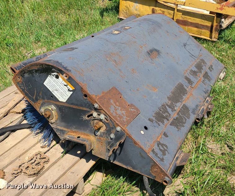 image for item EL9857 Gomaco paver fuel tank