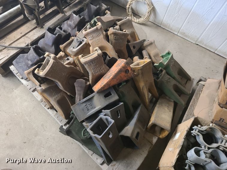 image for item EL9875 Excavator bucket teeth