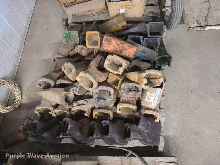 image for item EL9875 Excavator bucket teeth