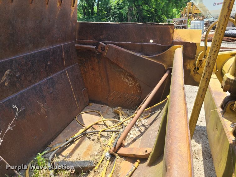 image for item EL9878 Caterpillar pan scraper