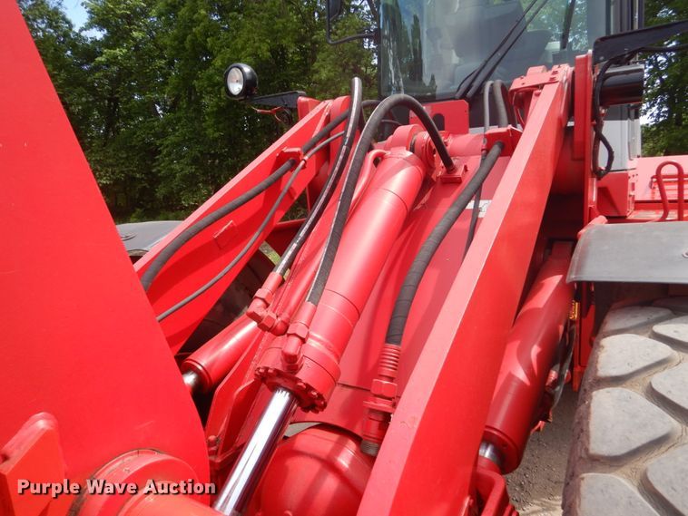 image for item FX9201 2005 Link Belt L130  wheel loader