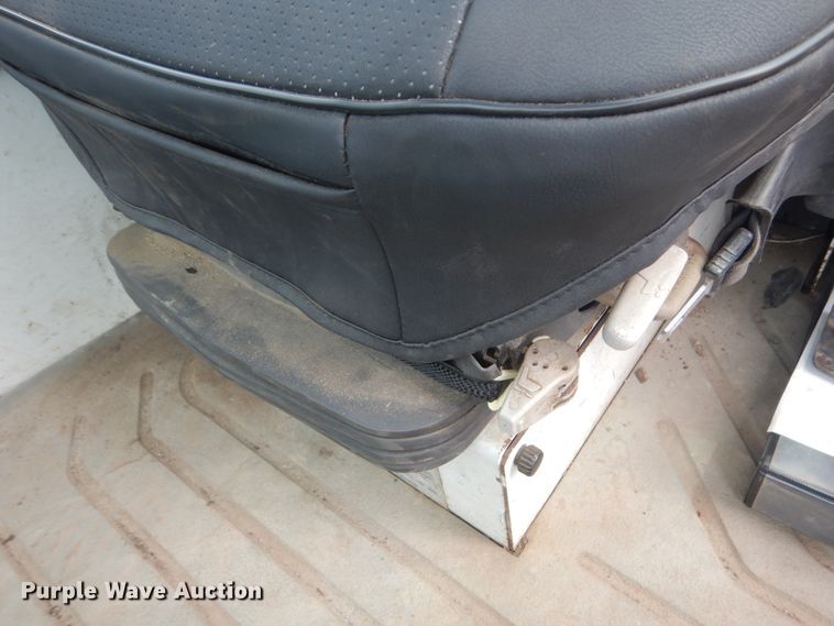 image for item FX9201 2005 Link Belt L130  wheel loader