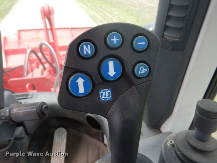 image for item FX9201 2005 Link Belt L130  wheel loader