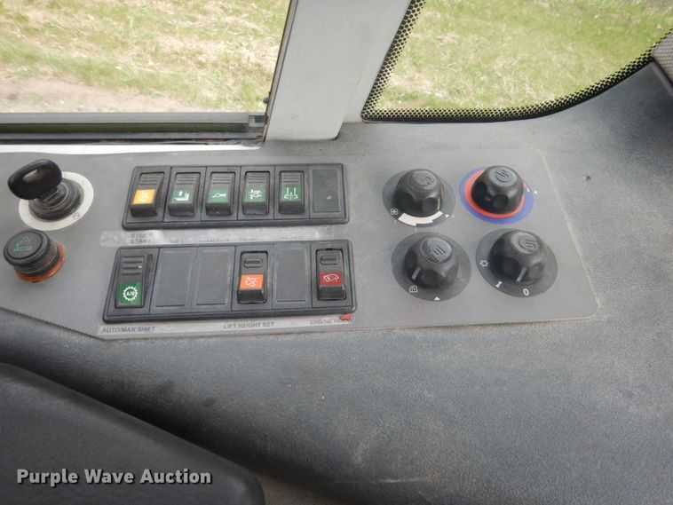 image for item FX9201 2005 Link Belt L130  wheel loader