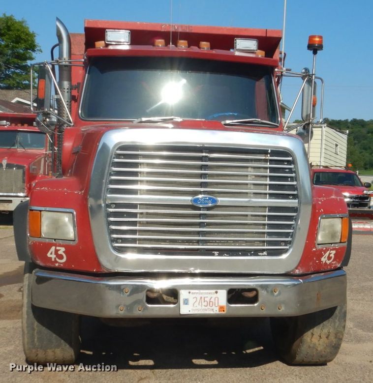 image for item GA9075 1993 Ford L9000  dump truck