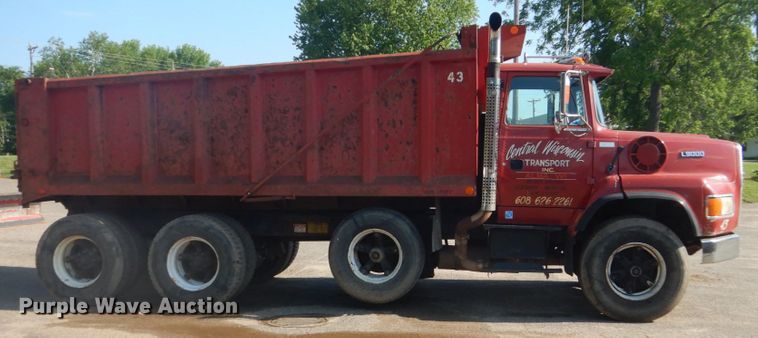 image for item GA9075 1993 Ford L9000  dump truck