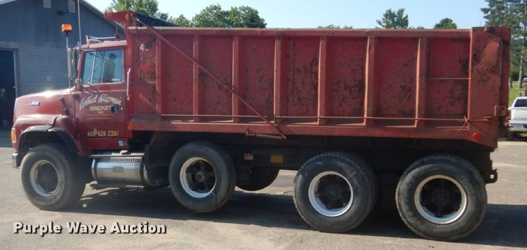 image for item GA9075 1993 Ford L9000  dump truck