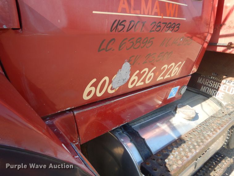 image for item GA9075 1993 Ford L9000  dump truck