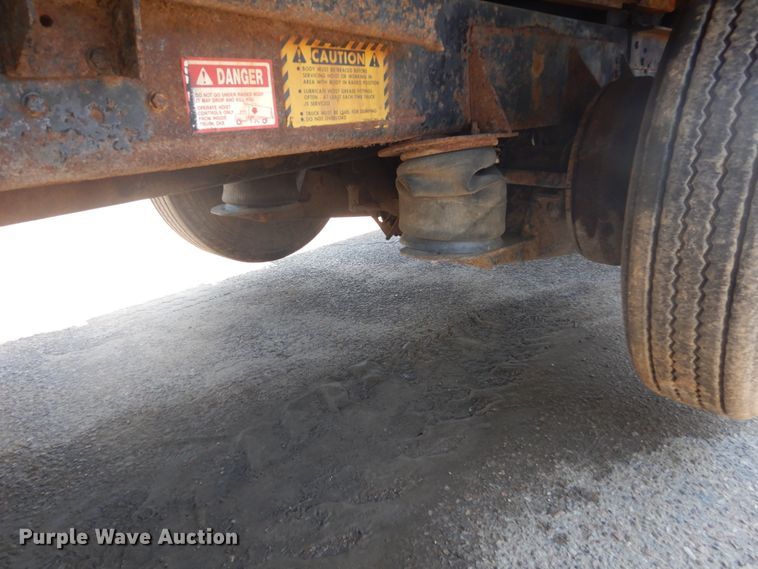 image for item GA9075 1993 Ford L9000  dump truck