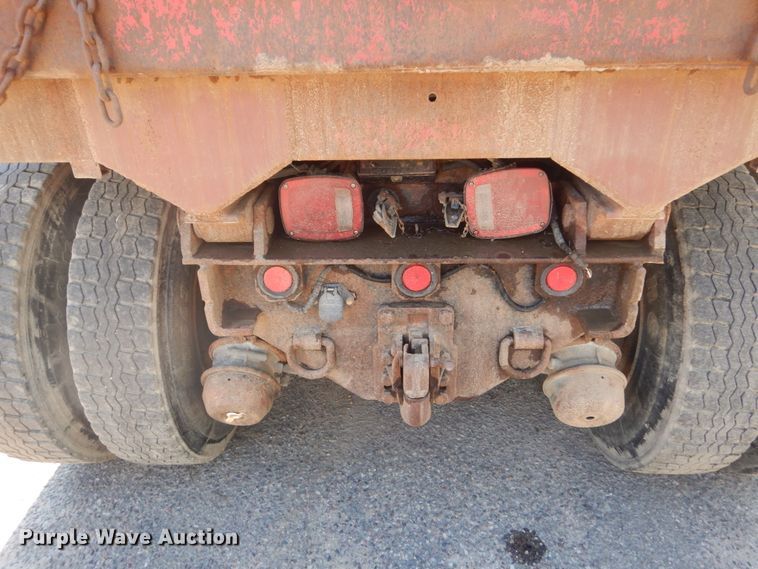 image for item GA9075 1993 Ford L9000  dump truck