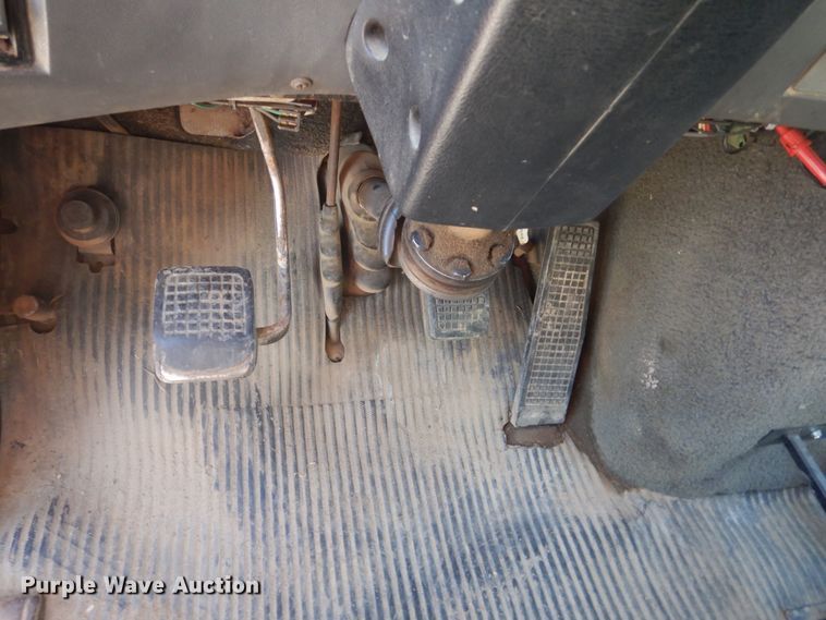 image for item GA9075 1993 Ford L9000  dump truck