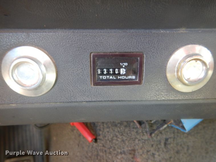 image for item GA9075 1993 Ford L9000  dump truck