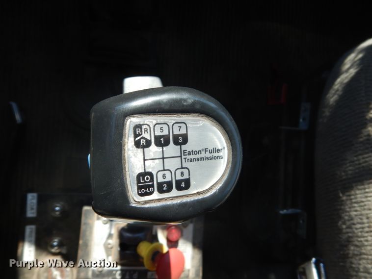 image for item GA9075 1993 Ford L9000  dump truck