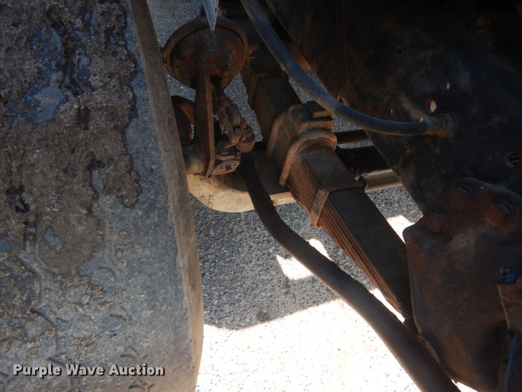 image for item GA9075 1993 Ford L9000  dump truck