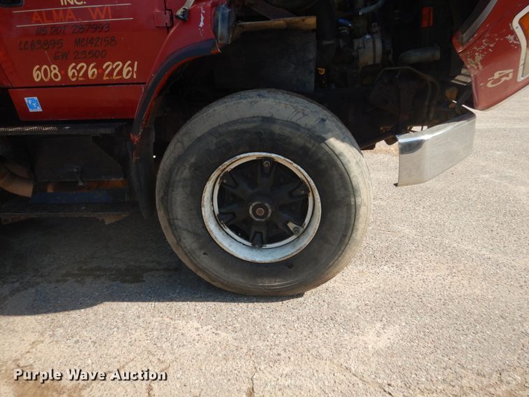 image for item GA9075 1993 Ford L9000  dump truck