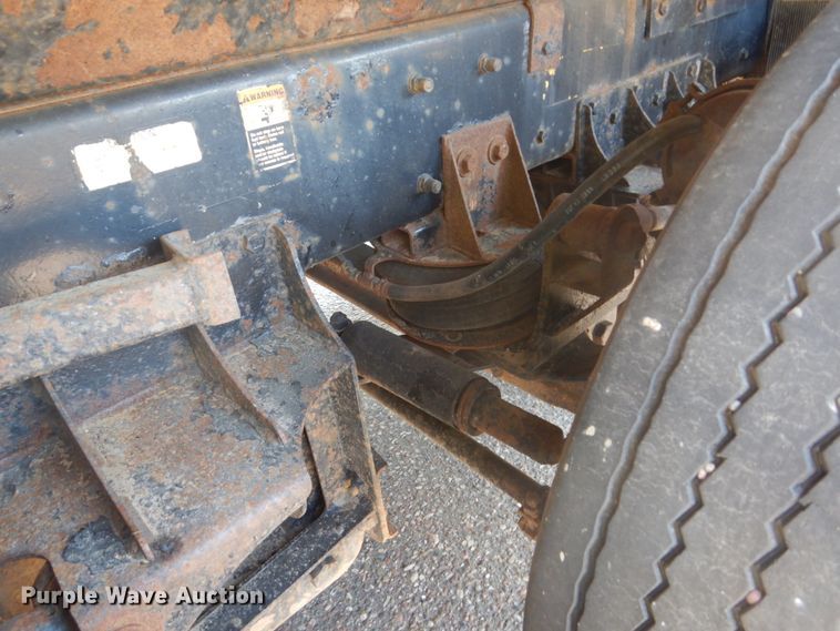 image for item GA9076 1995 Kenworth T800  dump truck