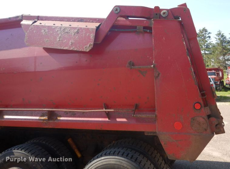 image for item GA9076 1995 Kenworth T800  dump truck