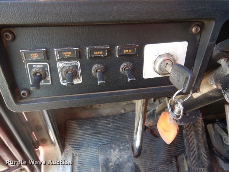 image for item GA9076 1995 Kenworth T800  dump truck