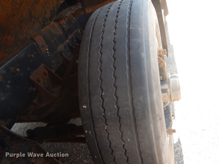 image for item GA9076 1995 Kenworth T800  dump truck