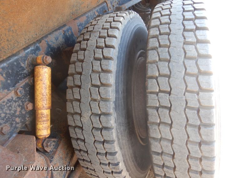 image for item GA9076 1995 Kenworth T800  dump truck