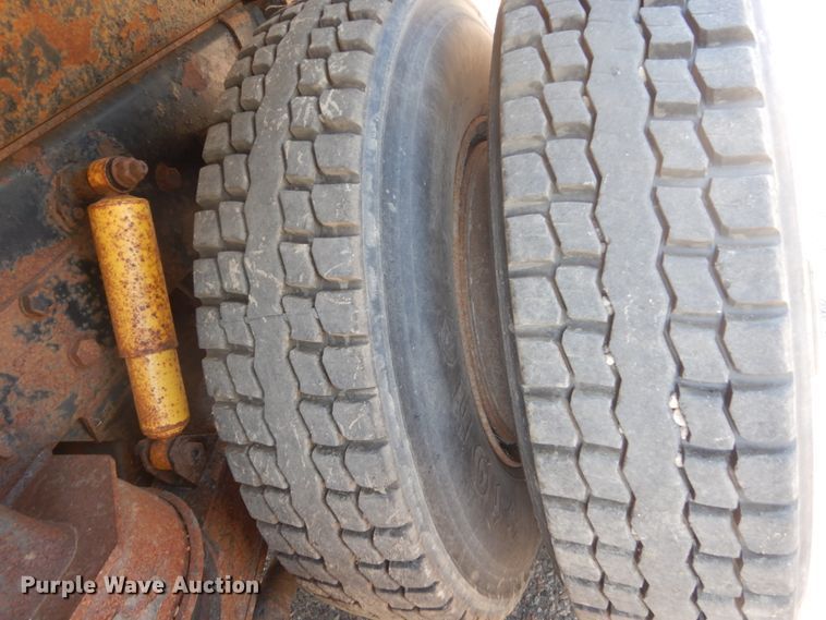 image for item GA9076 1995 Kenworth T800  dump truck