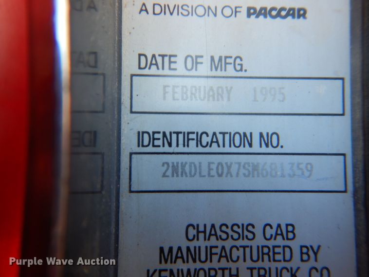 image for item GA9076 1995 Kenworth T800  dump truck