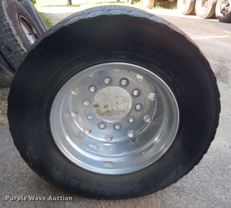 image for item GA9082 445/50R22.5 tire