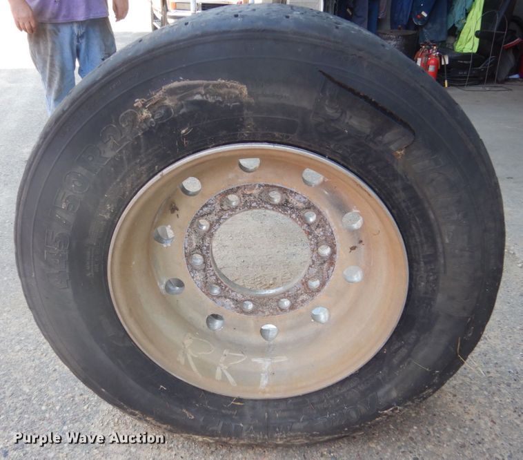 image for item GA9082 445/50R22.5 tire