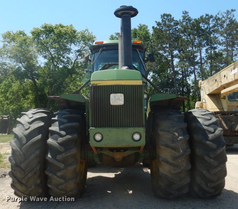 image for item GA9084 1977 John Deere 8430  4WD tractor