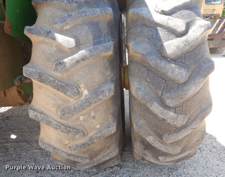 image for item GA9084 1977 John Deere 8430  4WD tractor