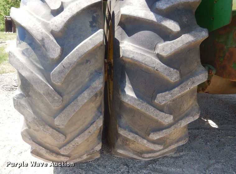 image for item GA9084 1977 John Deere 8430  4WD tractor