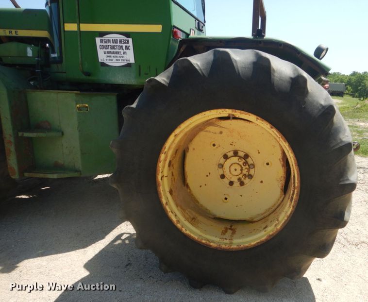 image for item GA9084 1977 John Deere 8430  4WD tractor