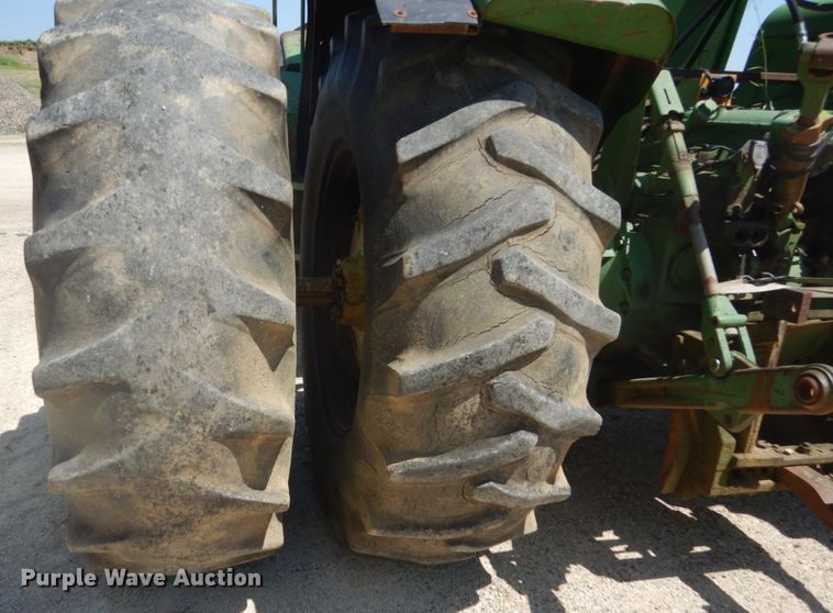 image for item GA9084 1977 John Deere 8430  4WD tractor