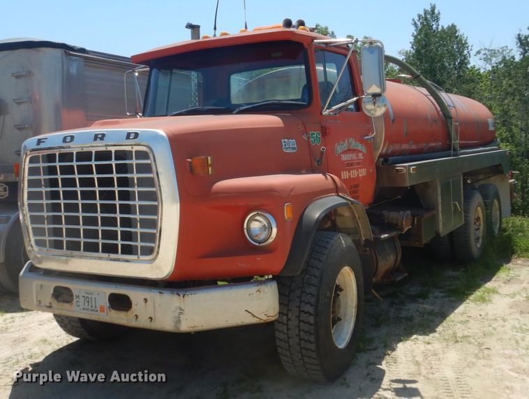 image for item GA9086 1981 Ford 8000  tank truck