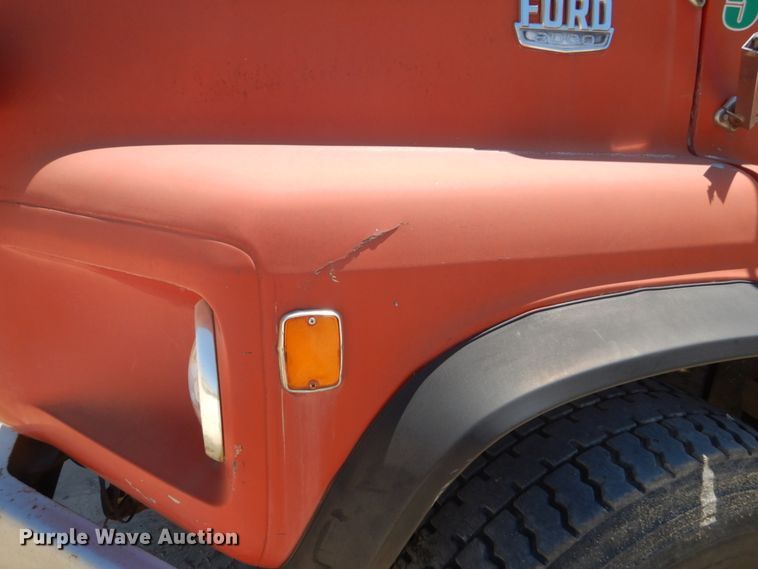 image for item GA9086 1981 Ford 8000  tank truck