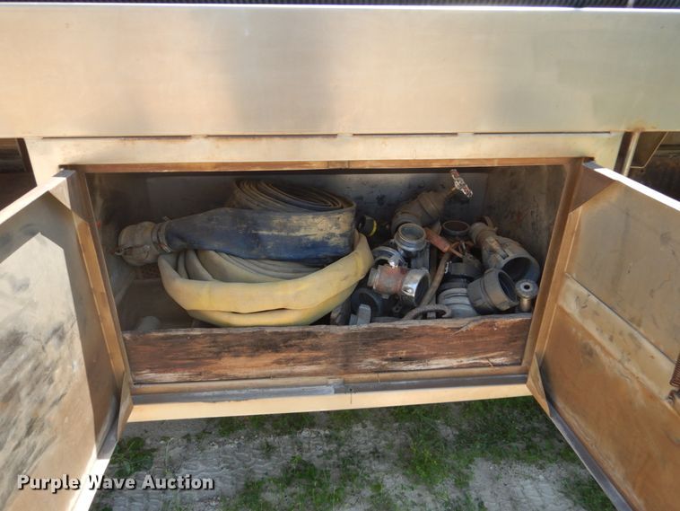 image for item GA9086 1981 Ford 8000  tank truck