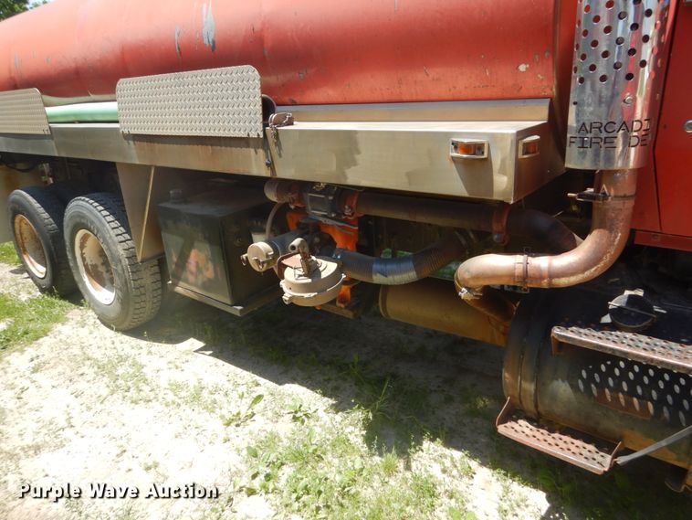 image for item GA9086 1981 Ford 8000  tank truck