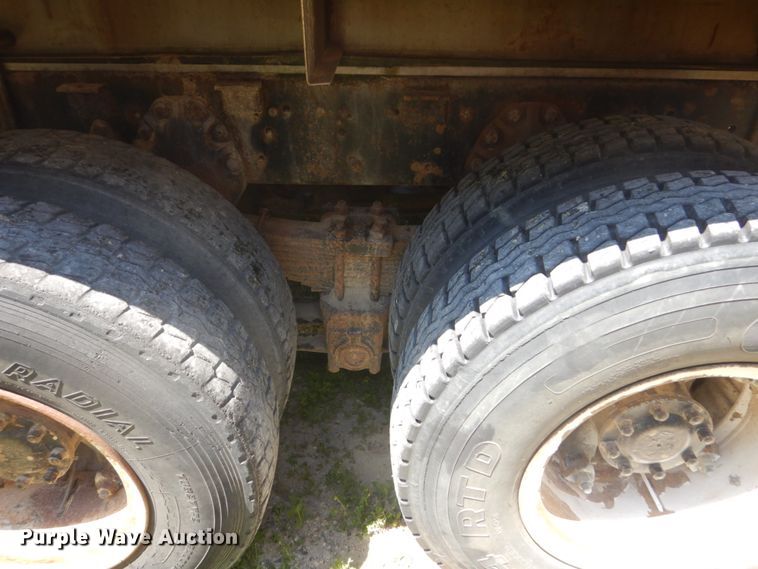 image for item GA9086 1981 Ford 8000  tank truck