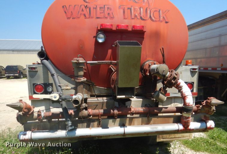 image for item GA9086 1981 Ford 8000  tank truck