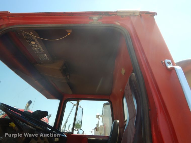 image for item GA9086 1981 Ford 8000  tank truck